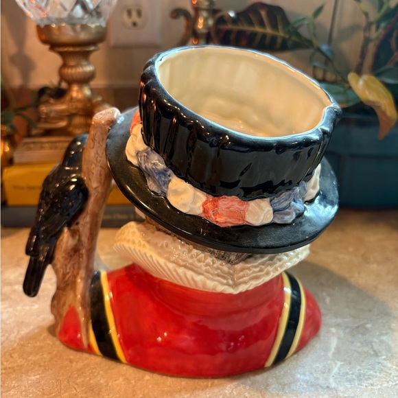 VINTAGE Royal Doulton Character Jug -YEOMAN OF THE GUARD-BEEFEATER #D6873 ~ 7" - Picture 10 of 10
